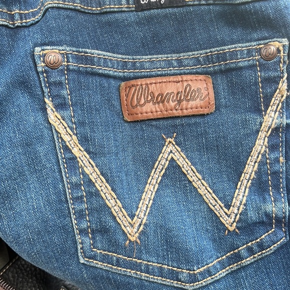 WOMENS WRANGLER RETRO MAE BOOT CUT JEAN: Vivianna 30 x 32 - Picture 7 of 11